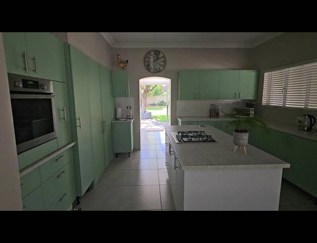 5 BEDROOM HOUSE FOR SALE IN THREE RIVERS